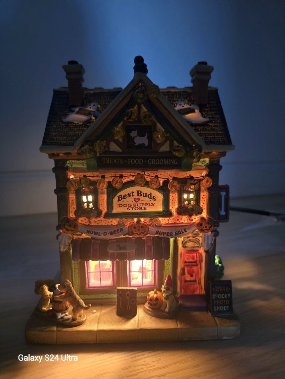 Lemax Spooky Town Best Buds Dog Supply Store # 95459